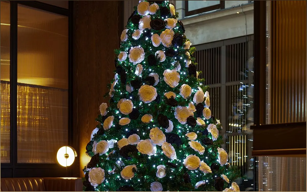 Discover London's Most Impressive Christmas Trees: A Festive Journey - 1922421150
