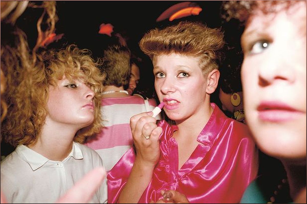 The Iconic Photo that Captures the Essence of 80s Nightlife - -1321566242
